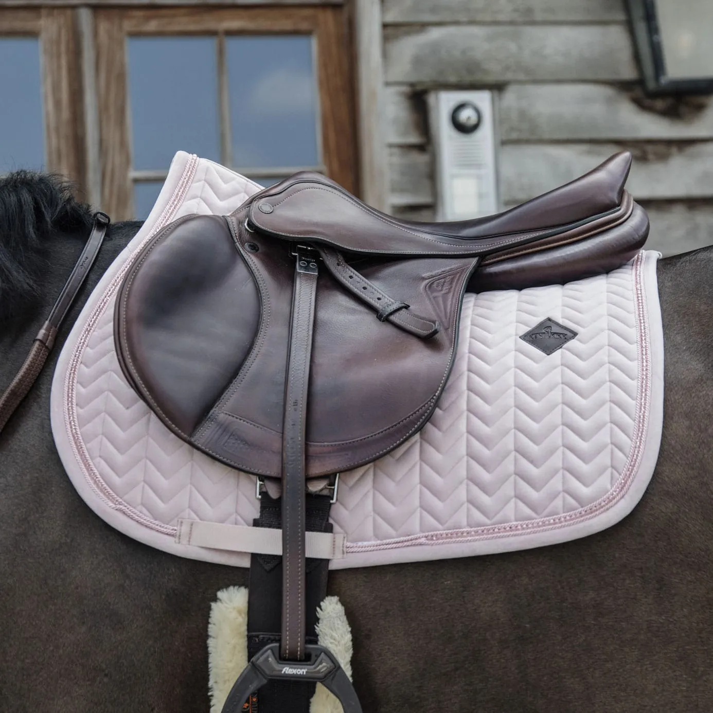 Kentucky Horsewear Velvet Pearls Jumping Saddle Cloth - Soft Rose