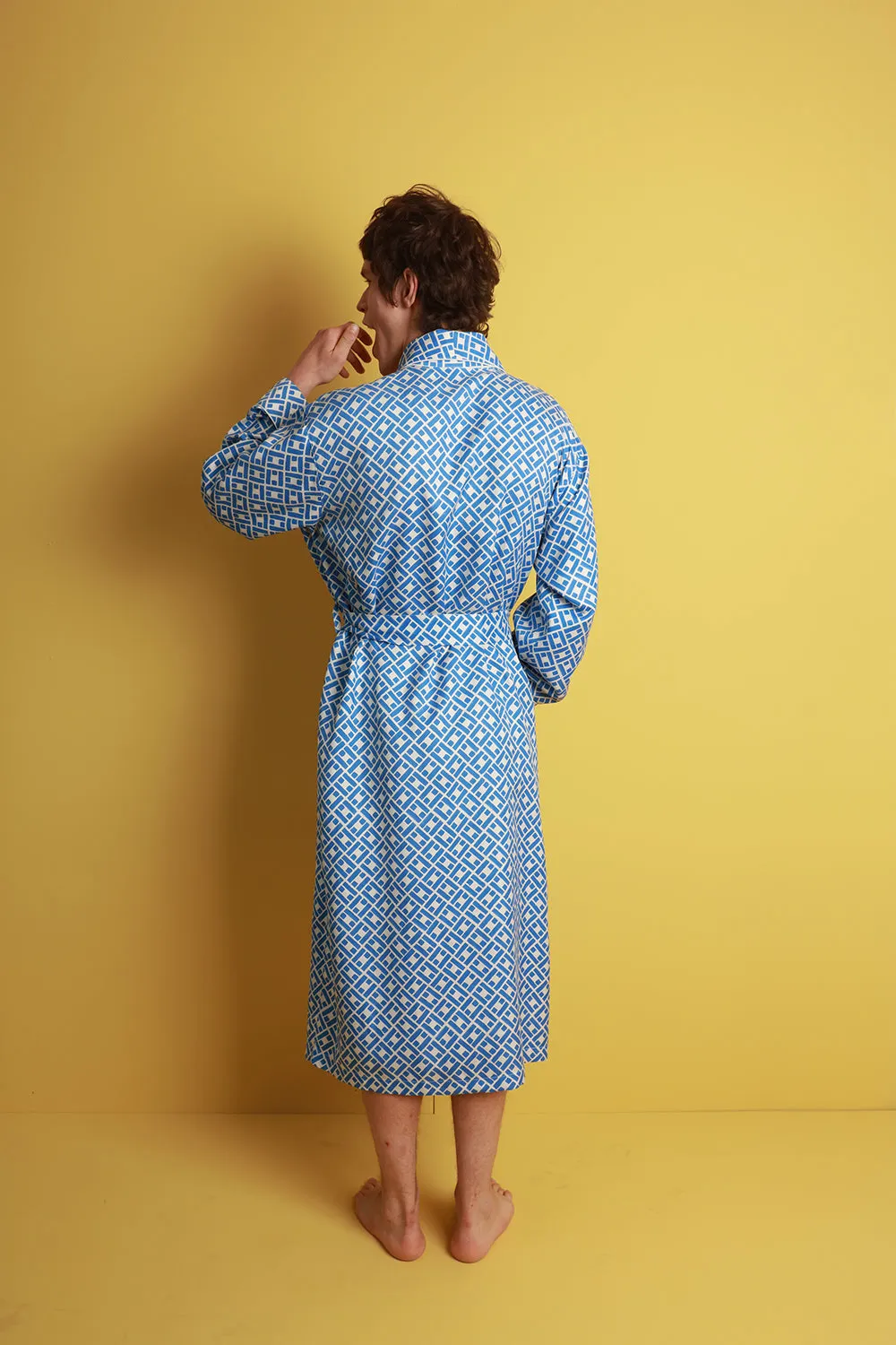 Men's Mulberry Silk Robe - Leh Sapphire. Please note that pieces purchased in our Archive Sale can't be refunded. We are happy to offer an exchange, if we have the stock available or a credit note.