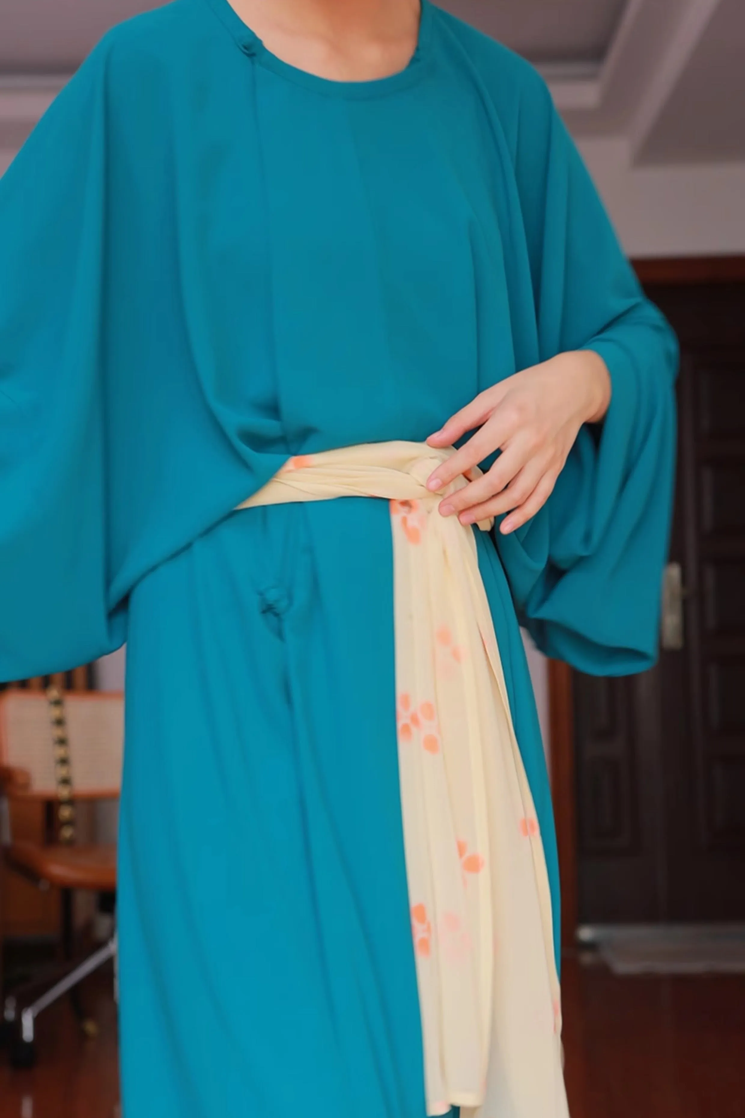 Poyang 鄱陽 Lake Poyang Tang Dynasty Unisex Yuanlingpao Round Collar Robe & Pants Set